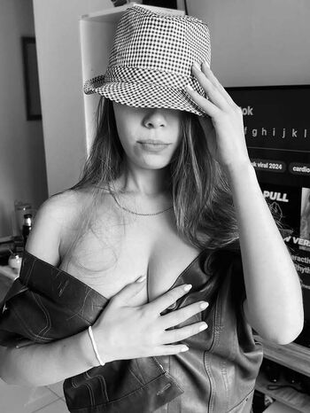 Full leaked Oliveracamila private onlyfans photo