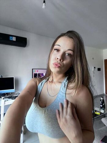 Full leaked Oliveracamila private onlyfans photo