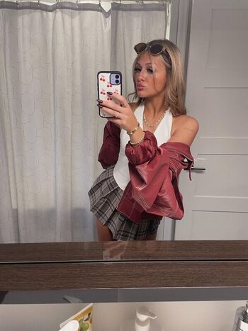 Full leaked Olivia deni private onlyfans photo