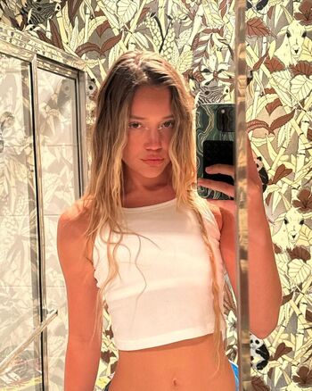 Full leaked Olivia ponton private onlyfans photo