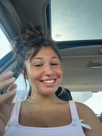 Full leaked Oliviax private onlyfans photo