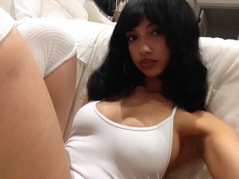 Full leaked Oliviaraynn private onlyfans photo