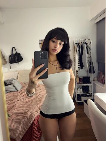 Full leaked Oliviaraynn private onlyfans photo