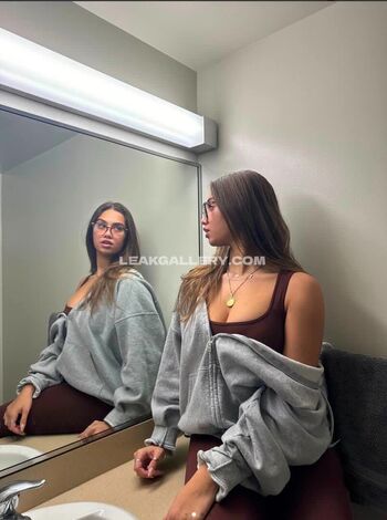 Full leaked Olivvyuhh private onlyfans photo