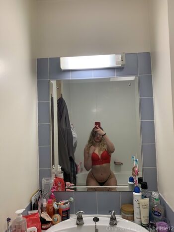 Full leaked Onlybellsie private onlyfans photo