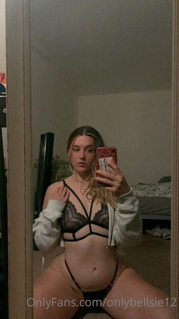 Full leaked Onlybellsie private onlyfans photo