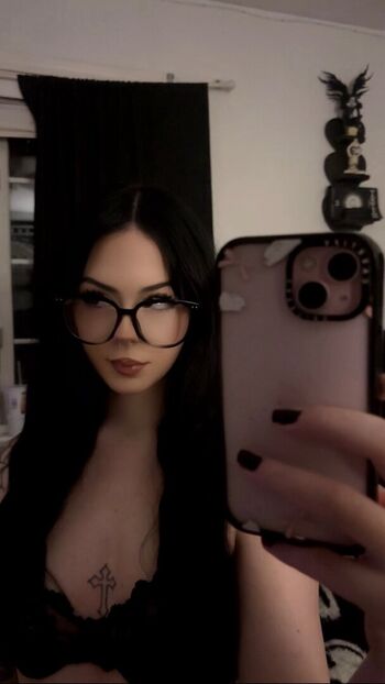 onlygothbitches