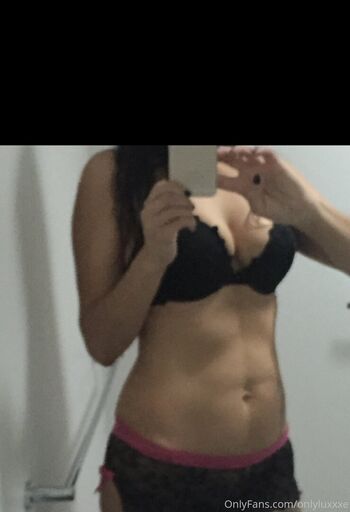 Full leaked Onlyluxxxe private onlyfans photo