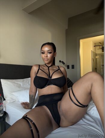 Full leaked Ontlametseofficial private onlyfans photo