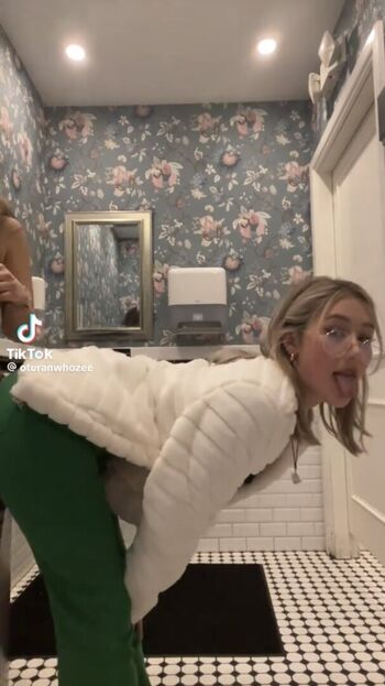 Full leaked Oturanwhozee private onlyfans photo