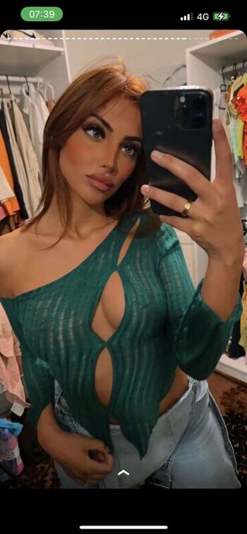 Full leaked Ouksi private onlyfans photo