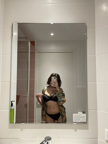 Full leaked Oyarien mym private onlyfans photo