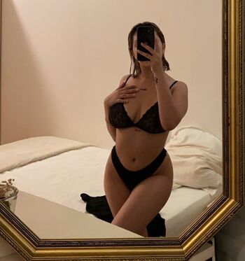 Full leaked Oyarien mym private onlyfans photo