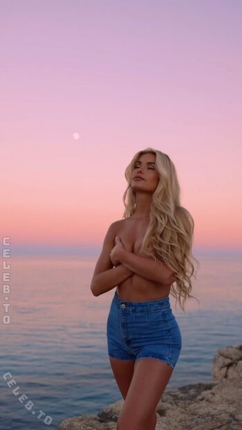 Full leaked Pamela reif private onlyfans photo