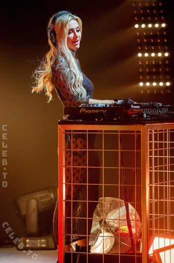 Full leaked Paris hilton page private onlyfans photo