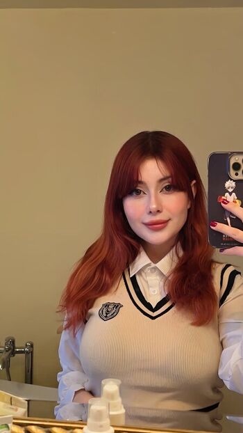 Full leaked Paulaeal private onlyfans photo