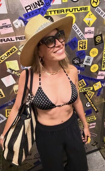 Full leaked Pauline sanzey private onlyfans photo