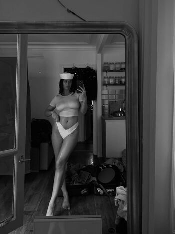 Full leaked Pauline thrl private onlyfans photo