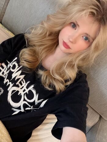 Full leaked Peachmilky  page private onlyfans photo