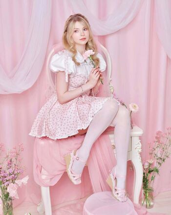 Full leaked Peachmilky  page private onlyfans photo