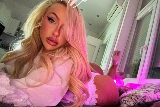 Peachy Goddess