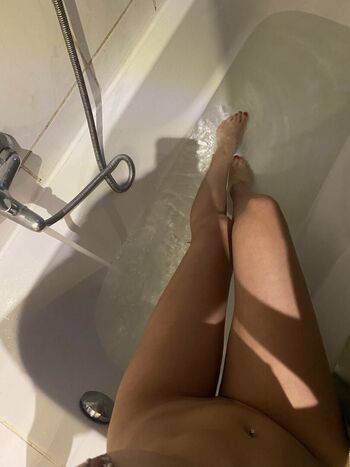 Full leaked Peachyleya private onlyfans photo