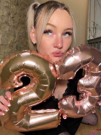 Full leaked Peachyvice private onlyfans photo