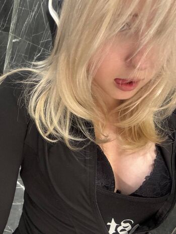 Full leaked Pelememe private onlyfans photo