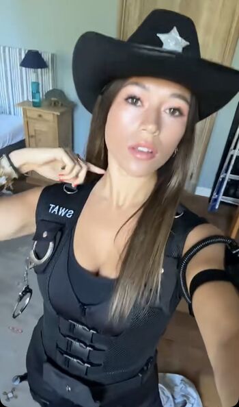 Full leaked Perrine secret story private onlyfans photo