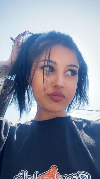 Full leaked Persian private onlyfans photo