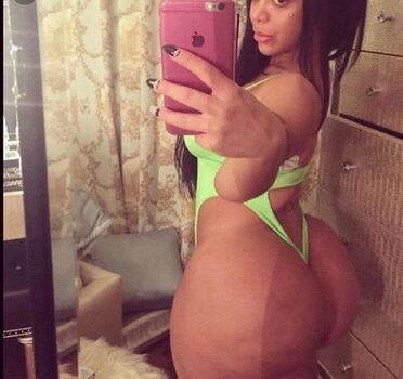 Full leaked Persianbaddie private onlyfans photo