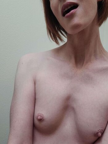 PetitePetWifey