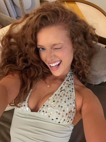 phoebeisginger