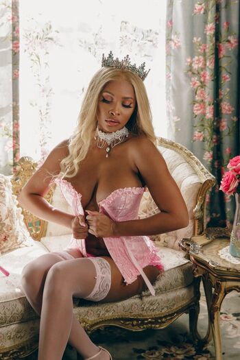 Full leaked Phoenix skye page private onlyfans photo