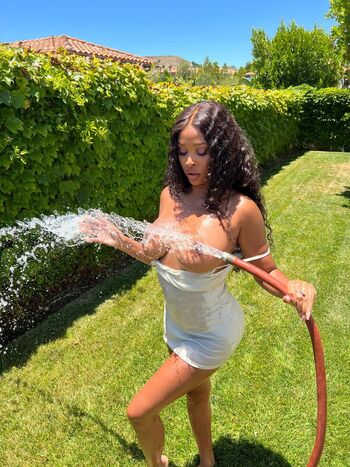 Full leaked Phoenix skye page private onlyfans photo