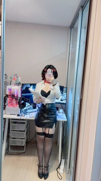 Full leaked Pinkkybutter private onlyfans photo
