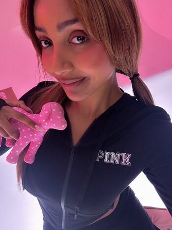 Full leaked Pinkpantheress private onlyfans photo