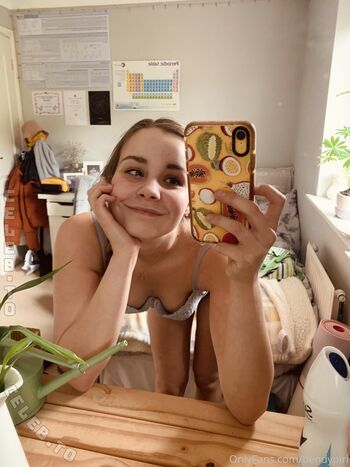 Full leaked Piri io private onlyfans photo