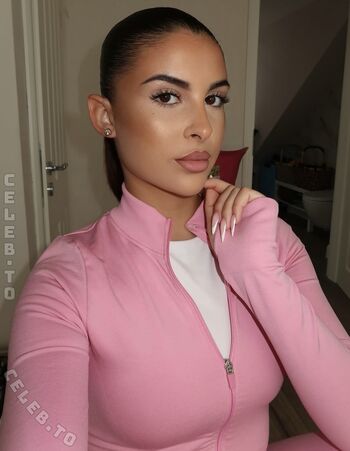 Full leaked Pkshelenaofficial private onlyfans photo
