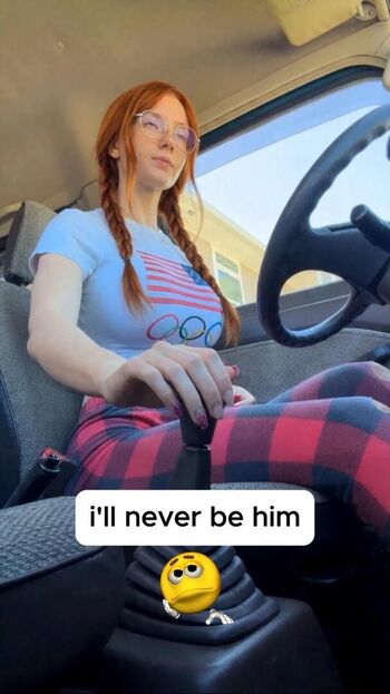 Full leaked Poppy dolly twins private onlyfans photo