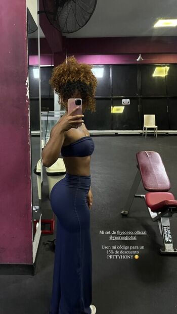 Full leaked Prttyhony private onlyfans photo