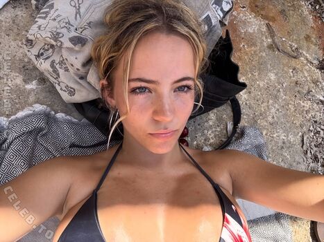 Full leaked Pretendingberosalie private onlyfans photo