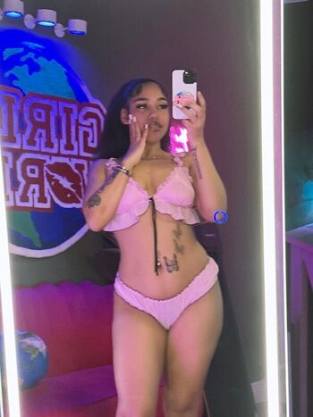 Full leaked Pretttymaraaa private onlyfans photo