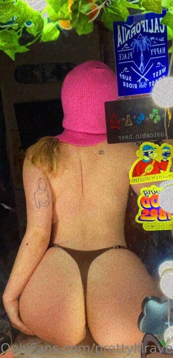 Full leaked Prettylilraver private onlyfans photo