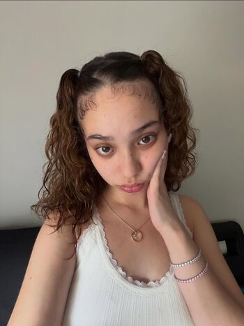 Full leaked Prettyluhhangie private onlyfans photo