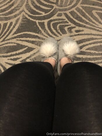 princessofhandsandfeet