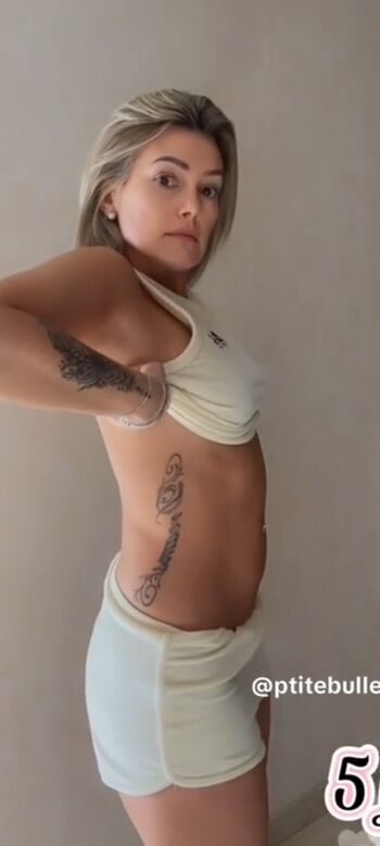 Full leaked Ptitebullededouceur private onlyfans photo