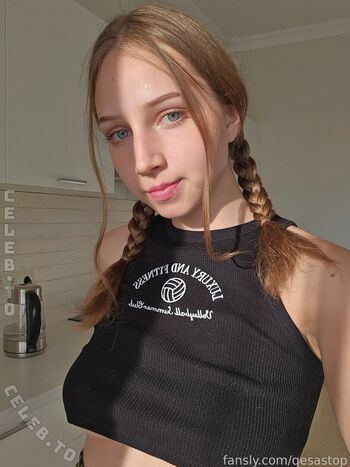 Full leaked Qesastop page private onlyfans photo