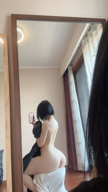 Full leaked Qiaoniutt page private onlyfans photo