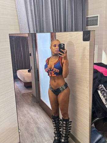 Full leaked Qimmah russo page private onlyfans photo